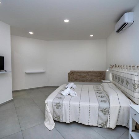Aldo Moro Rooms Ольбія Екстер'єр фото