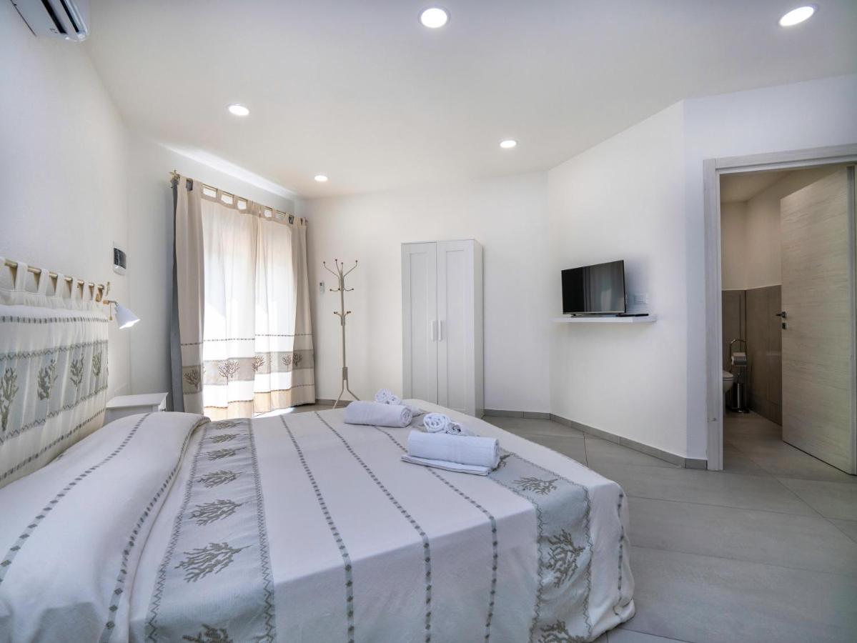 Aldo Moro Rooms Ольбія Екстер'єр фото